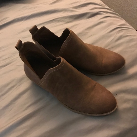 Boots - Picture 4 of 4